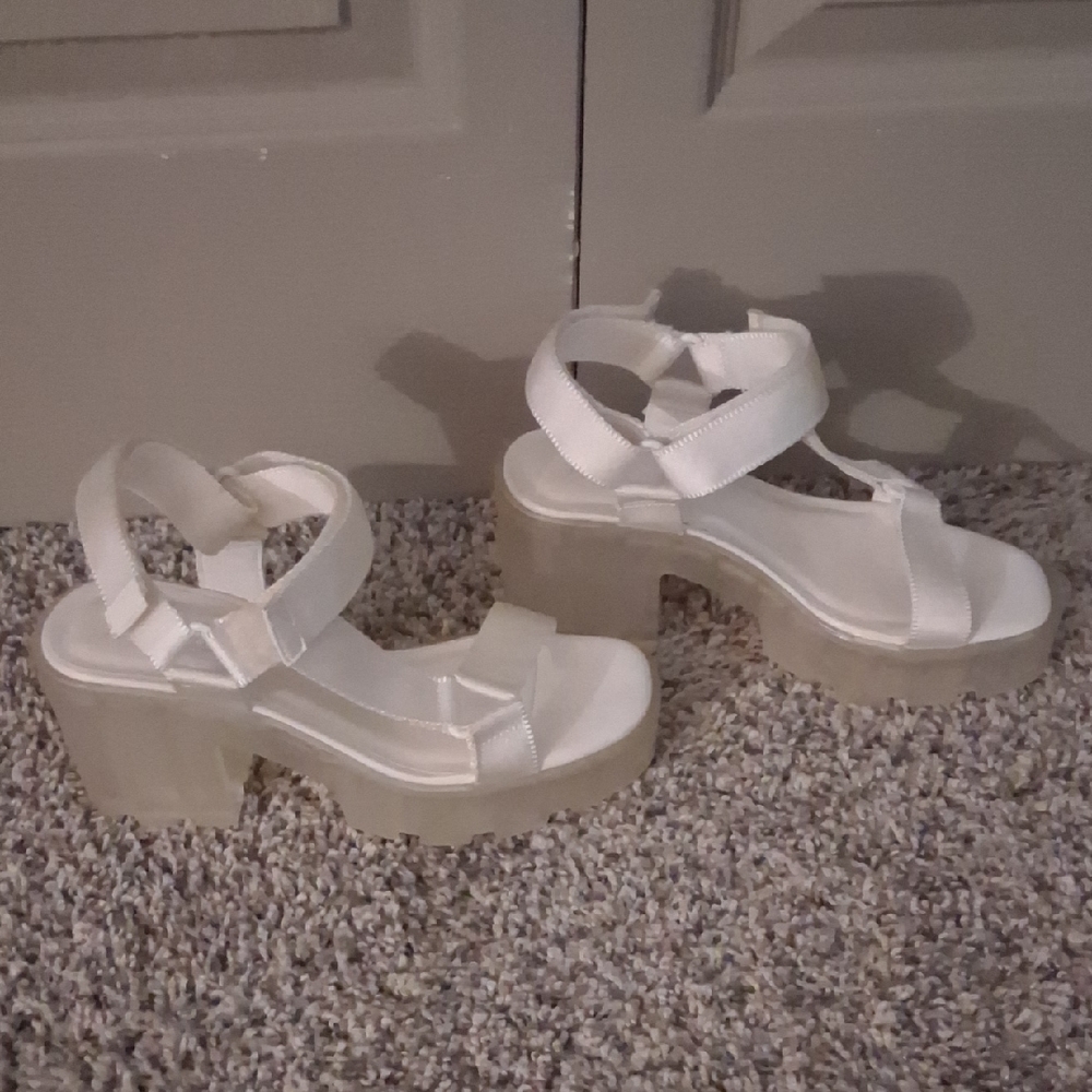 Forever 21 White Sandals Chic Design